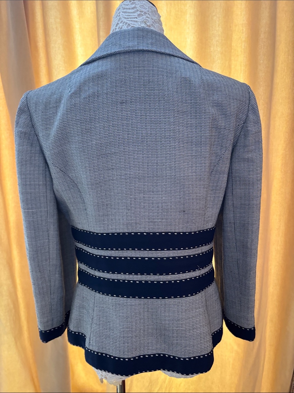 Classic Nanette Lepore Two-Piece Navy Tweed Womens Suit Jacket & Skirt - Picture 3 of 6
